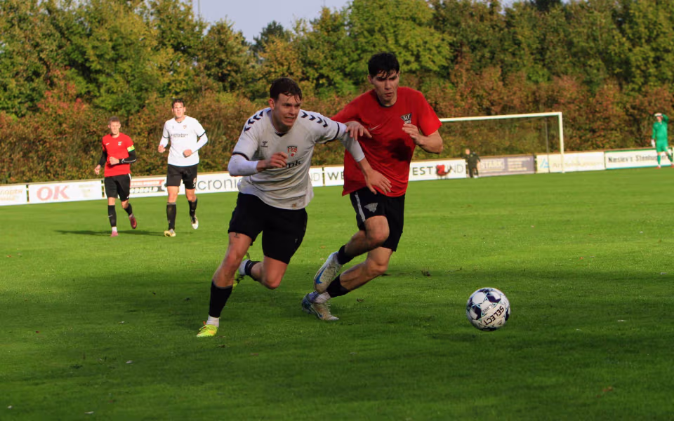 Varde redder point i overtiden