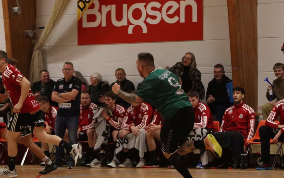 Blåbjerg HK  fejrer håndboldfest trods nederlag