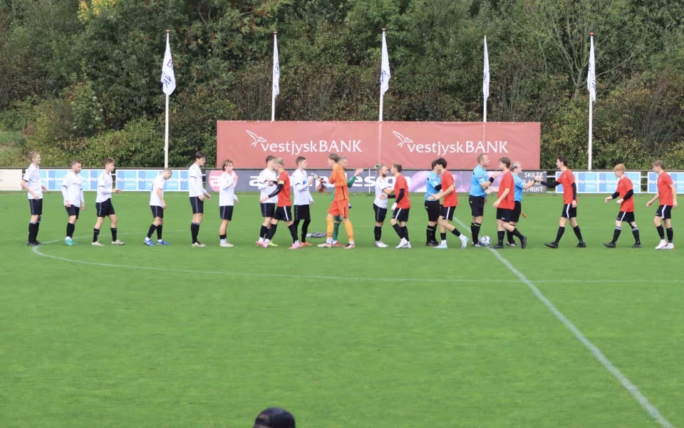 Varde redder point i overtiden