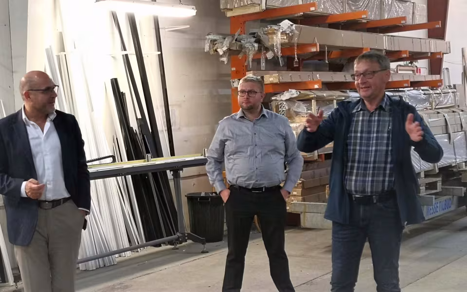 Netværksgruppen 6823 er på besøg hos by Mogensen i Skovlund, hvor Karl Otto Schultz viste rundt.
