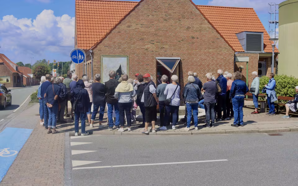 Seniorfest med rundtur og hyldestindslag