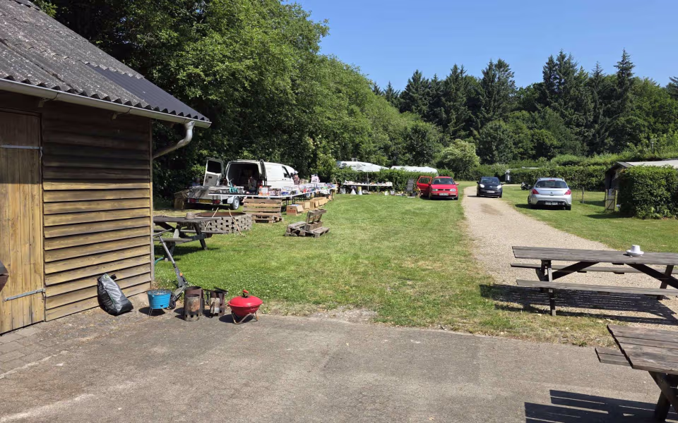 Loppemarked på Ølgod Camping blev en varm fornøjelse
