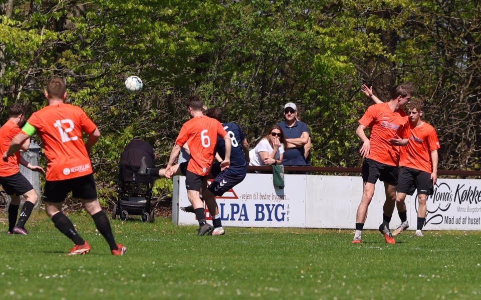 HTS fodbold serie 3 herre tabte 0 -1 til Alslev på Tistrup Stadion.