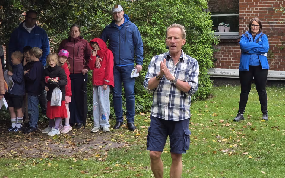 Indslag - Grundlovsmødet på Skovlund Friskole bød på en hyggelig og lærerig dag for både børn og voksne.