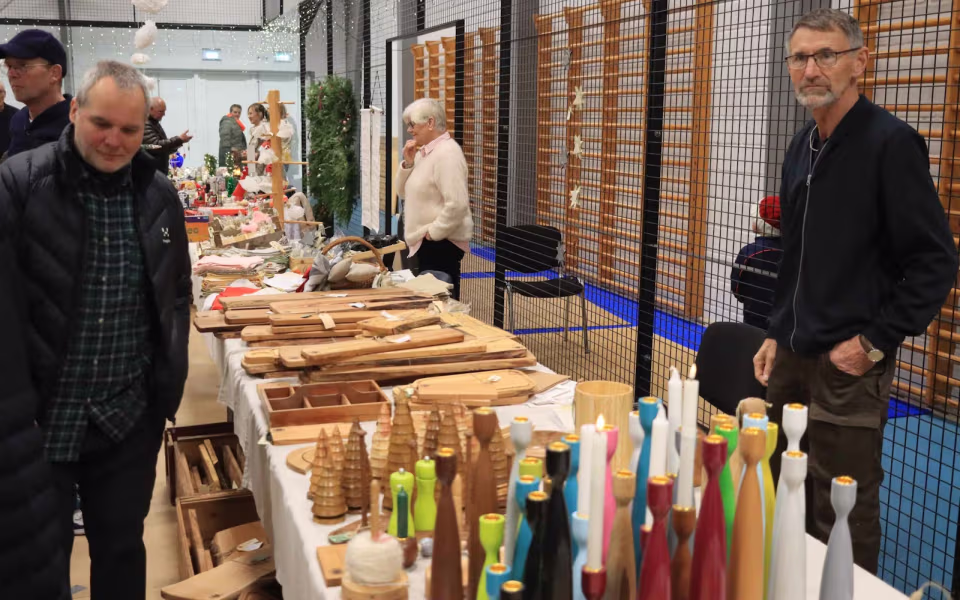 Julemarked samlede Billum i hallen