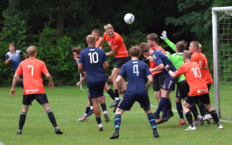HTS-serie 3 fodbold kan nu selv afgøre deres skæbne i deres pulje - Se billeder