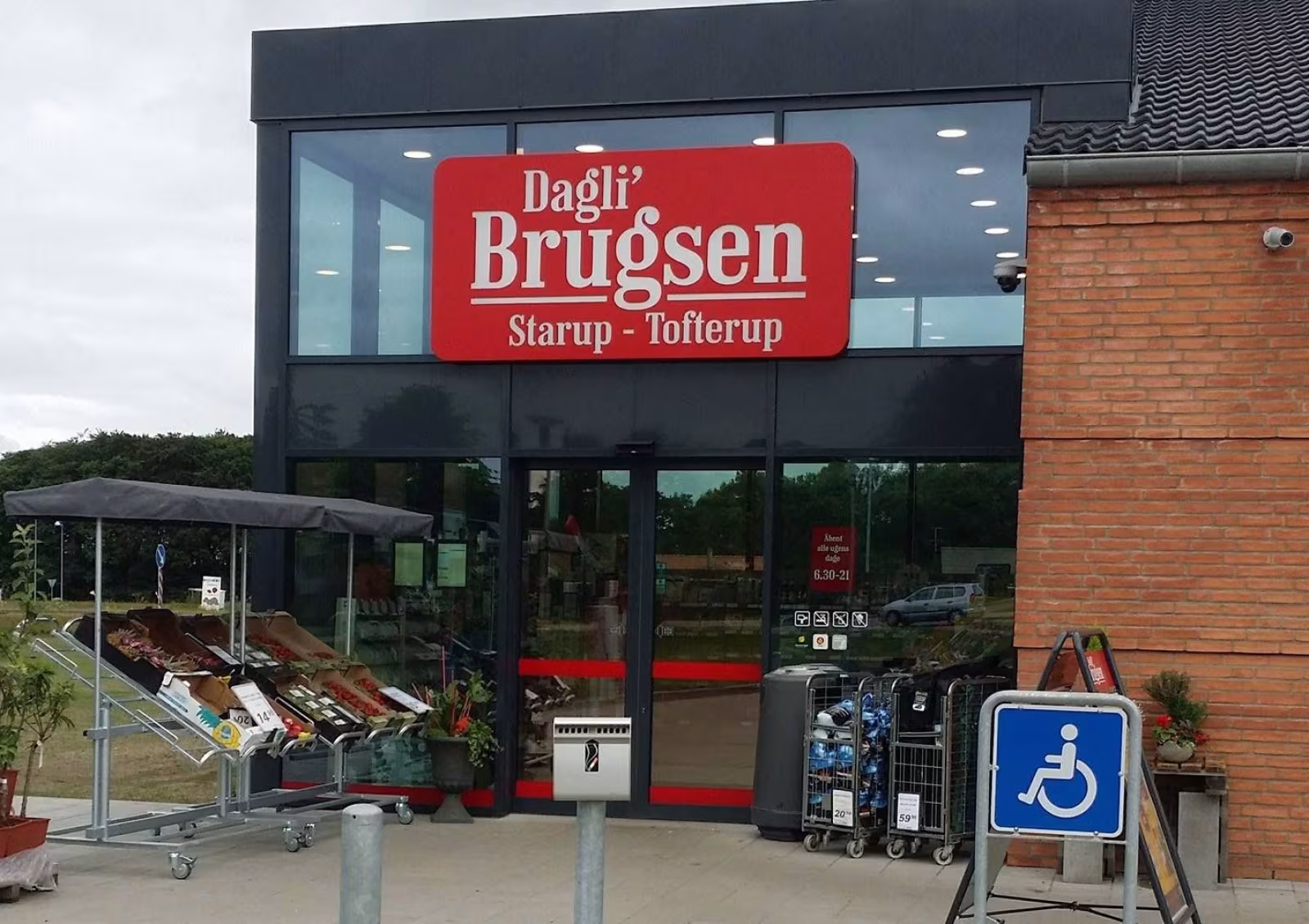 Gløgg og æbleskiver i Dagli' Brugsen
