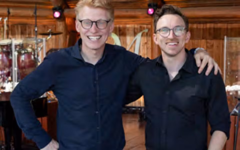 Mogens Fangel Damm og Michael Graubæk inviterer til kirkekoncert i Ansager Kirke 11. september med Bach, folkemusik og stemningsfuld filmmusik.