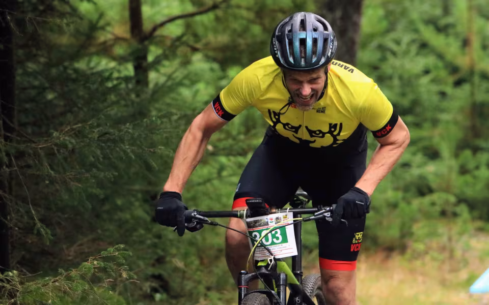 Mountainbike ryttere imponerede trods vådt vejr