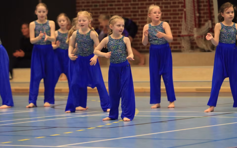 Mini Dancers Fra Outrup Strålede
