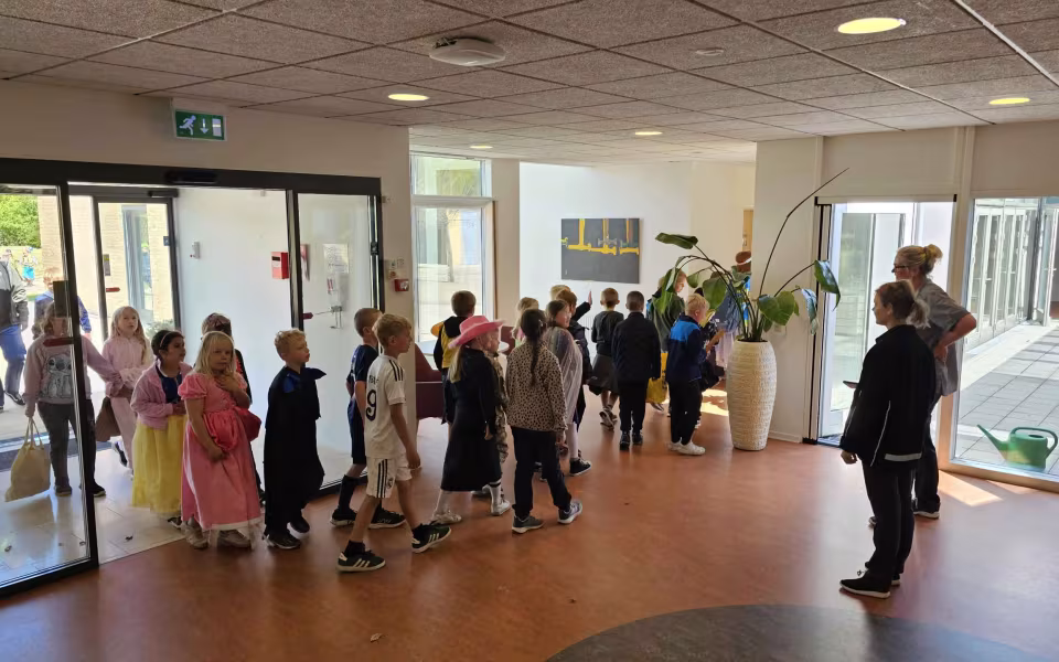 Tistrup Screaming Karneval. Billeder fra Børnehave, Plejehjem og Torvet.