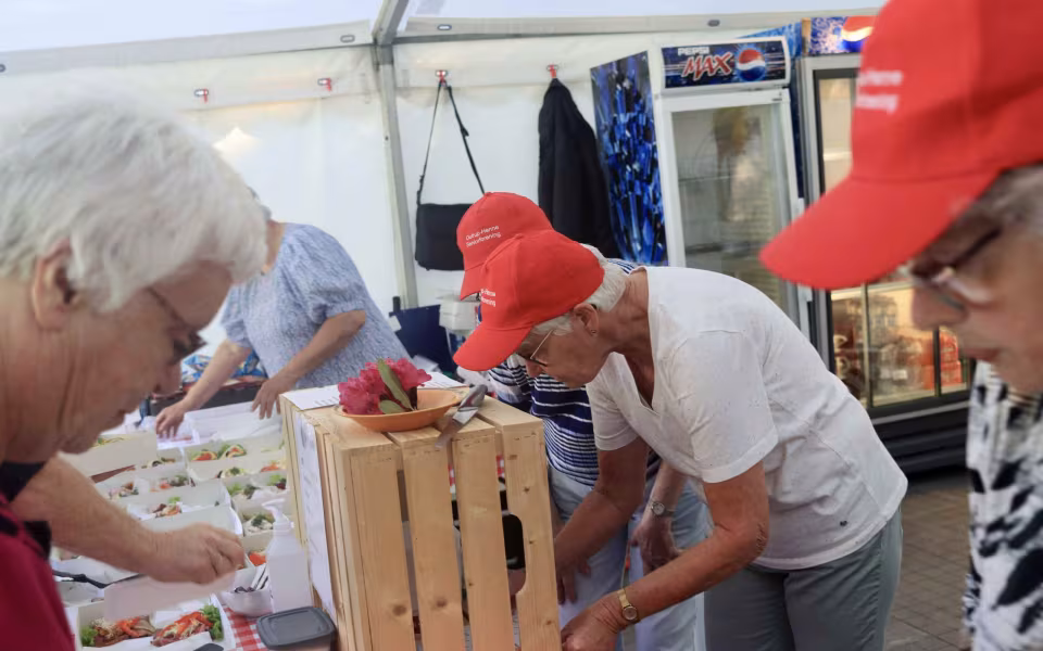Seniorfest med rundtur og hyldestindslag