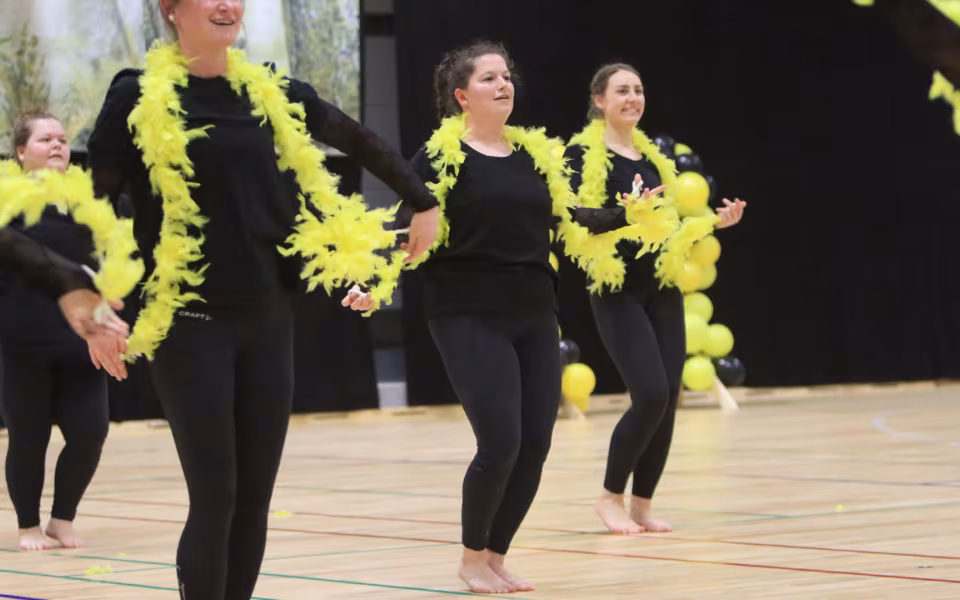 Forårsopvisning styrker integration i Outrup