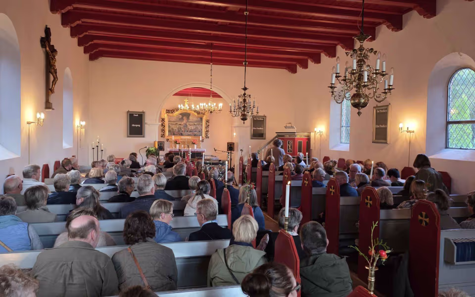 Billeder fra intim koncert med Mathilde Falch i Bejsnap Kirke