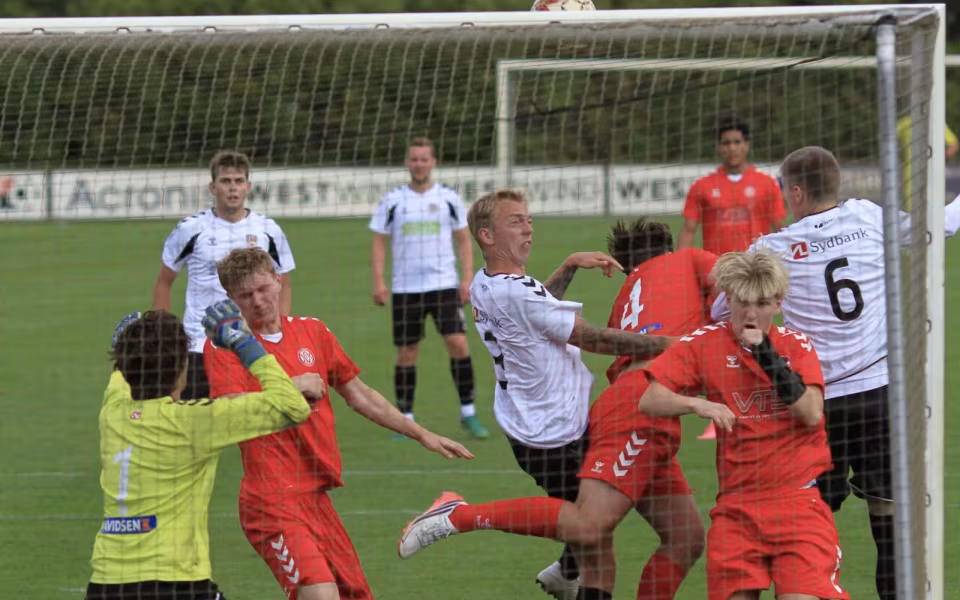 Varde tromlede mod puljetoppen