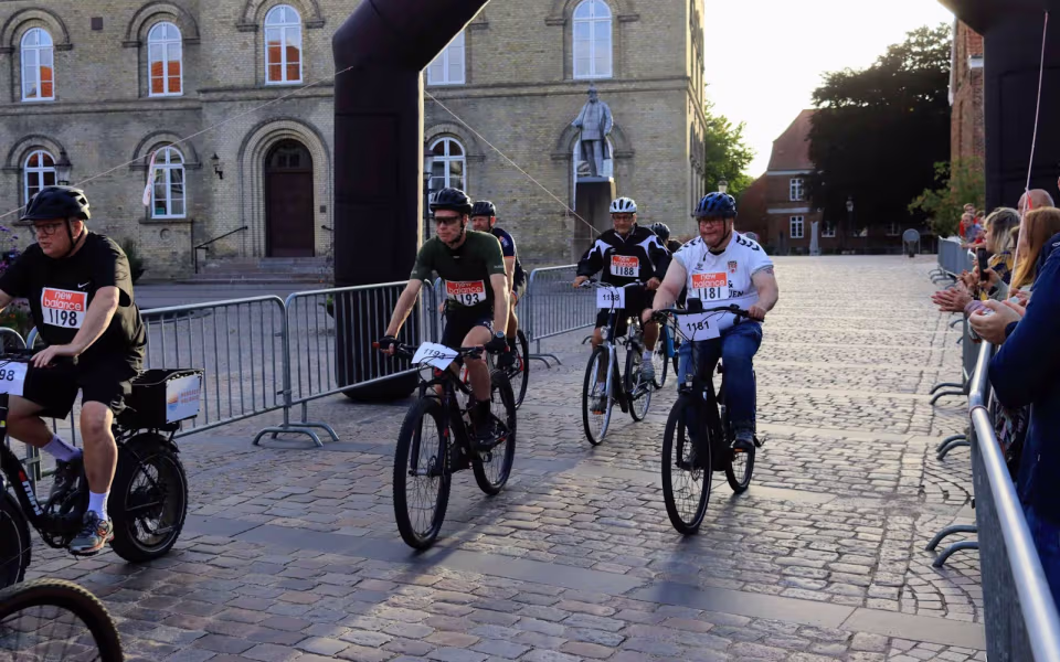 Sponsorløb skabte fest på torvet
