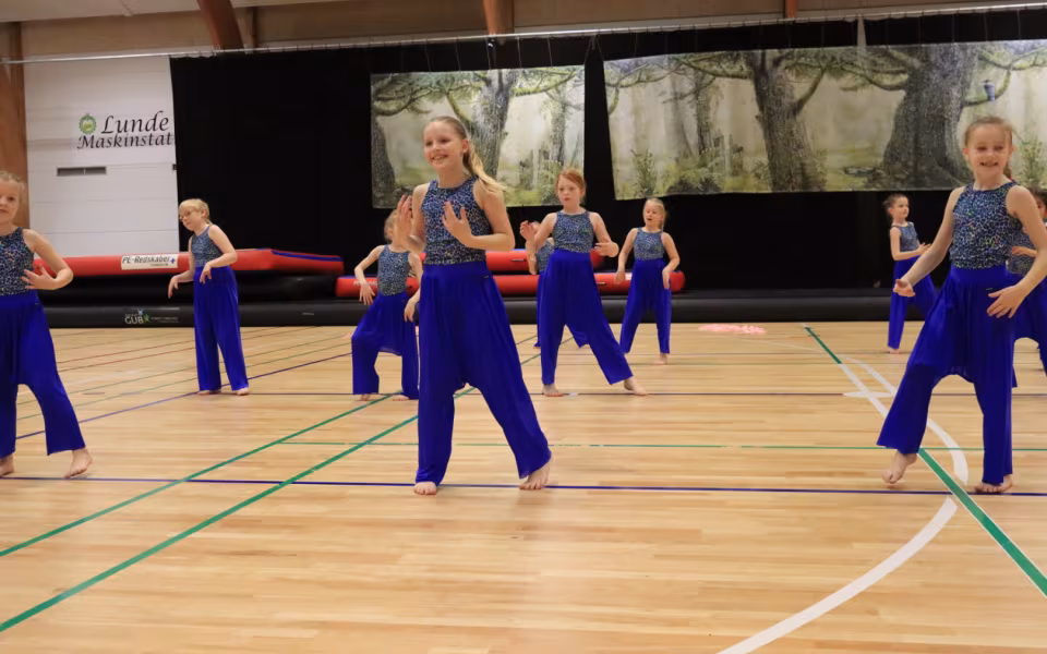 Forårsopvisning styrker integration i Outrup