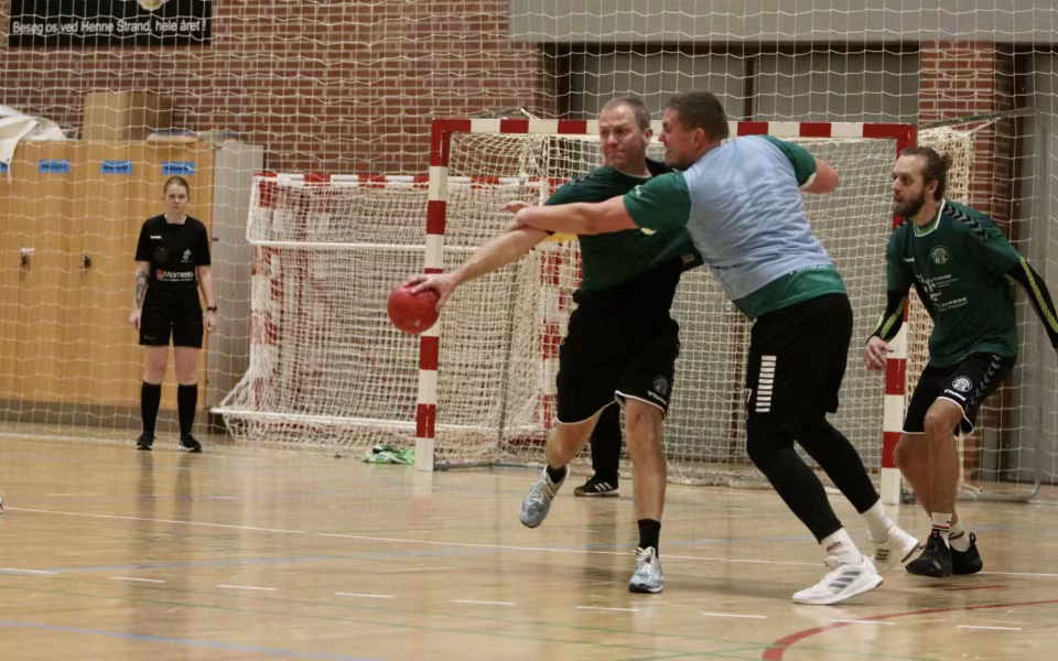 Blåbjerg HK Serie 2  triumferer i topkamp