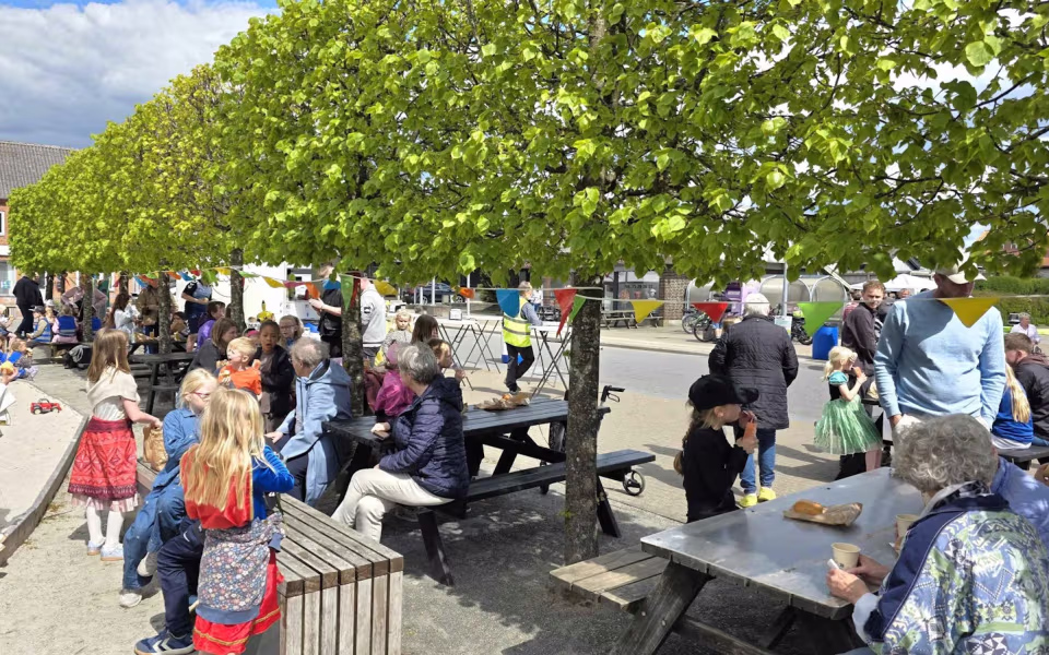 Stor deltagelse til Tistrup Screaming Carneval på torvet - Se de mange billeder