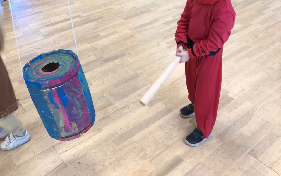 Stor fastelavnsfest i Skovlund kulturhus.