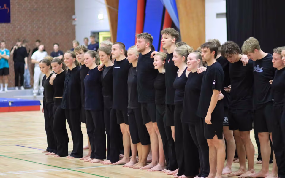 Julegymnastik samler fuldt hus