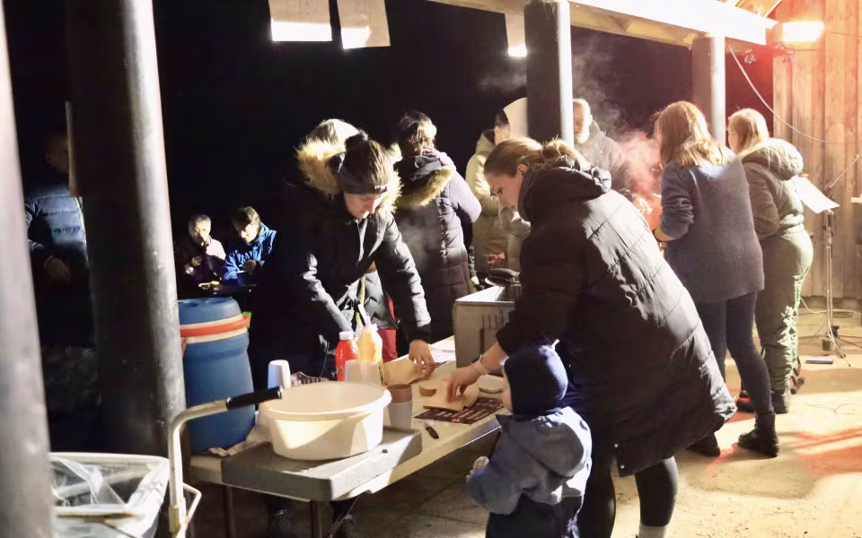 Mørkegåtur og hygge ved børnehaven