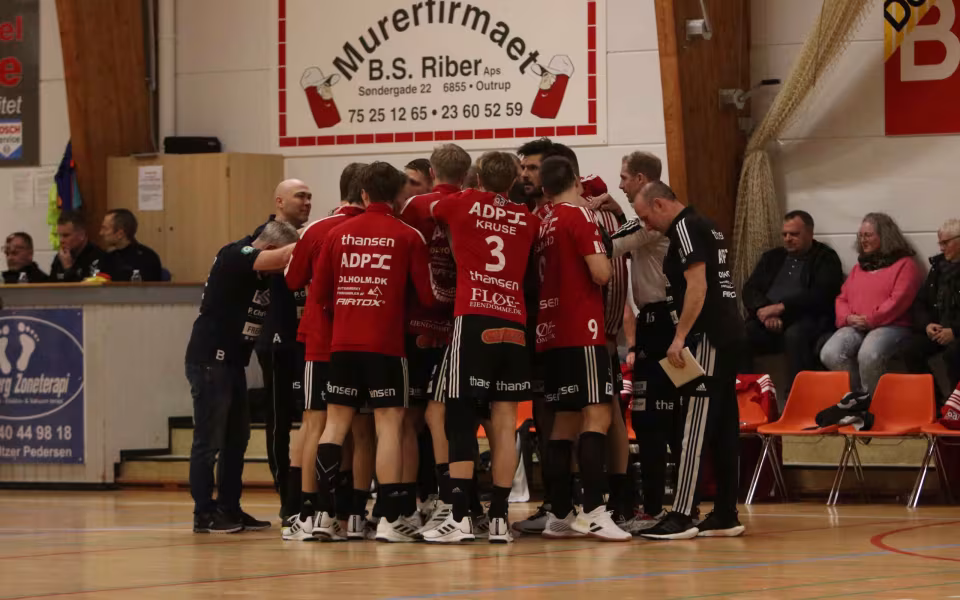 Blåbjerg HK  fejrer håndboldfest trods nederlag