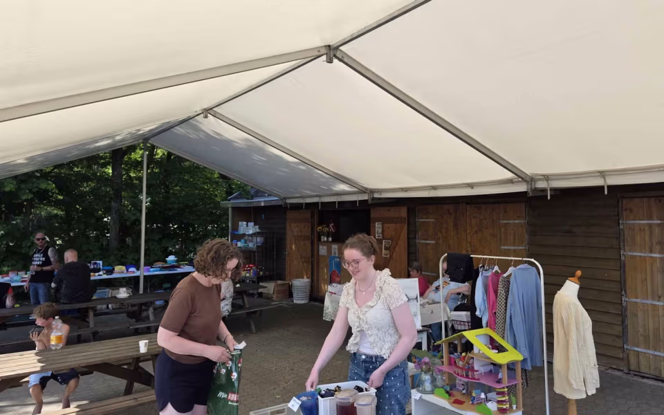 Loppemarked på Ølgod Camping blev en varm fornøjelse