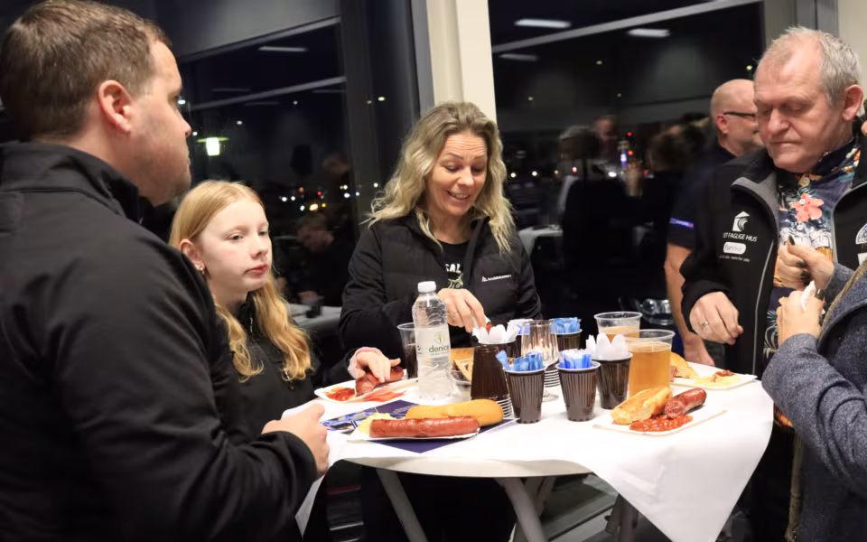 Speedwayfans samledes til sæsonstartaften