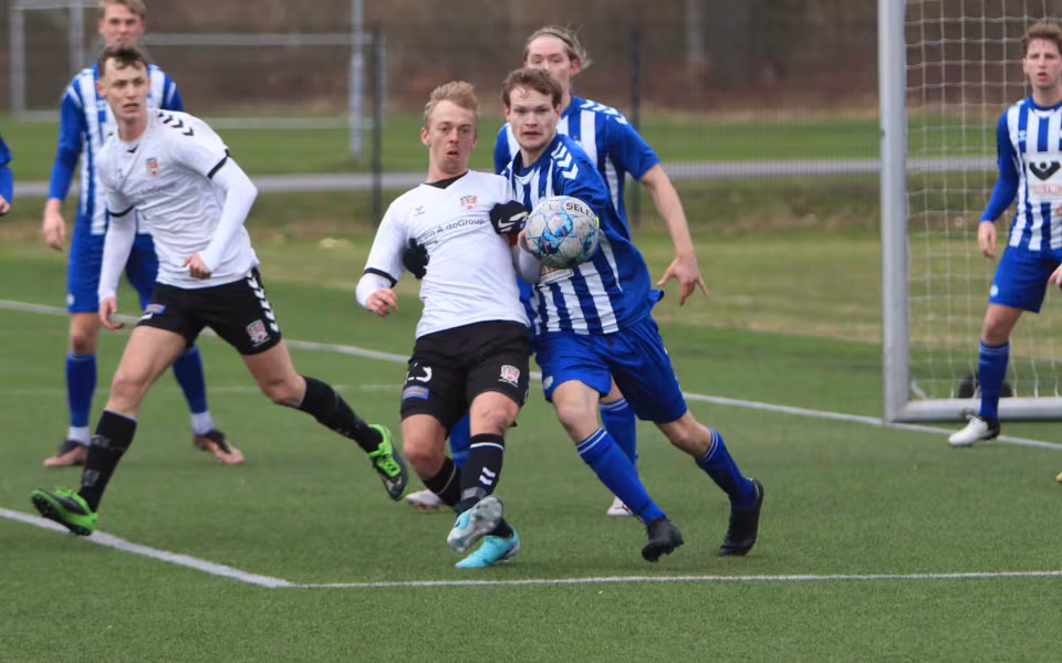 Intens træningskamp ender uafgjort