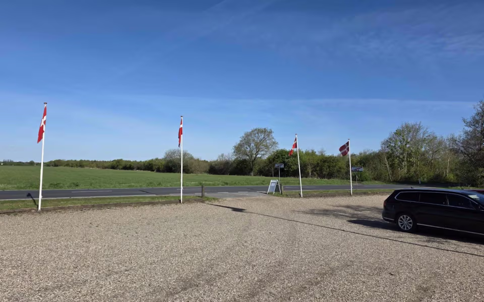 Årets Loppemarked på Krusbjerg Stadion: En dag med fællesskab, handel og stærke traditioner.