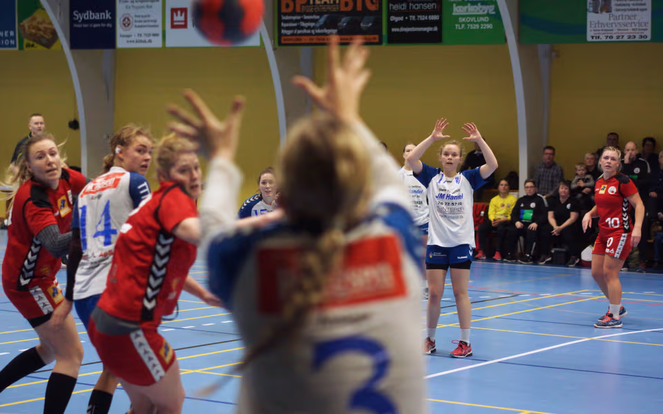 Trods 50 velspillede minutter smed SIF/Ansager sejren væk i de sidste ti