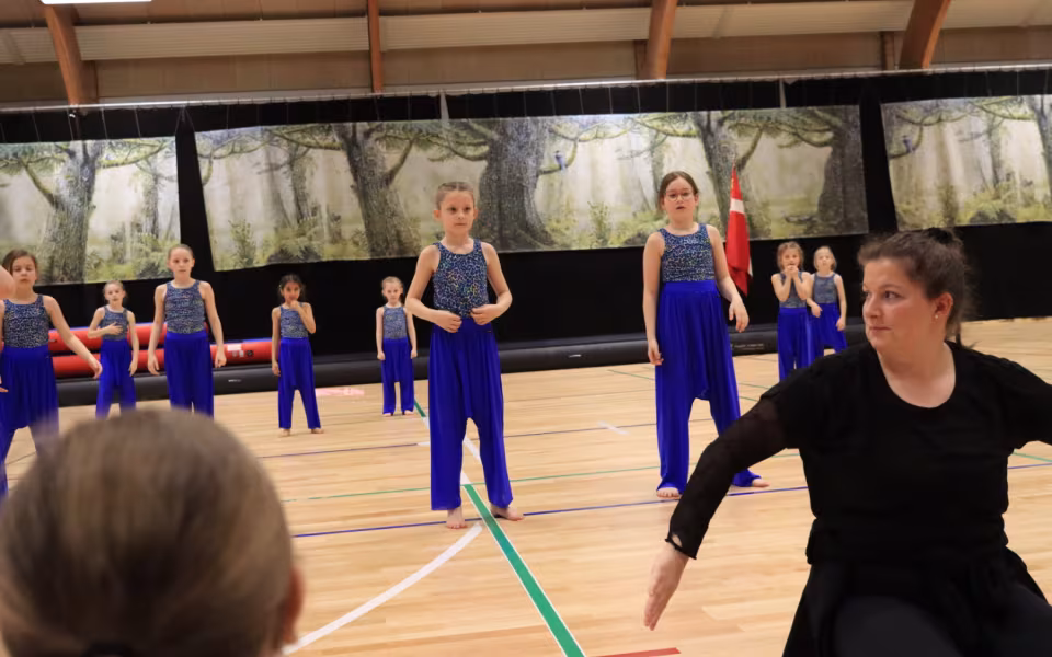 Forårsopvisning styrker integration i Outrup
