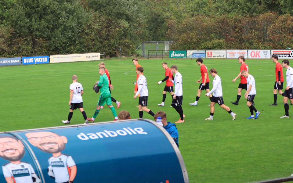 Varde redder point i overtiden