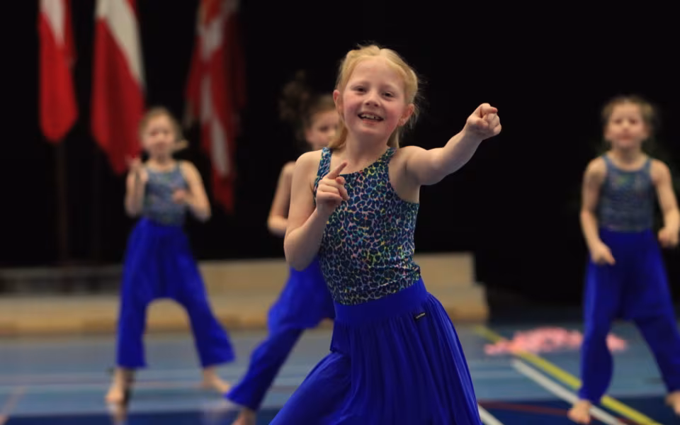 Mini Dancers Fra Outrup Strålede
