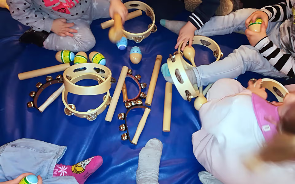Musik og kreativitet i børnehaven, dagplejen og skolen