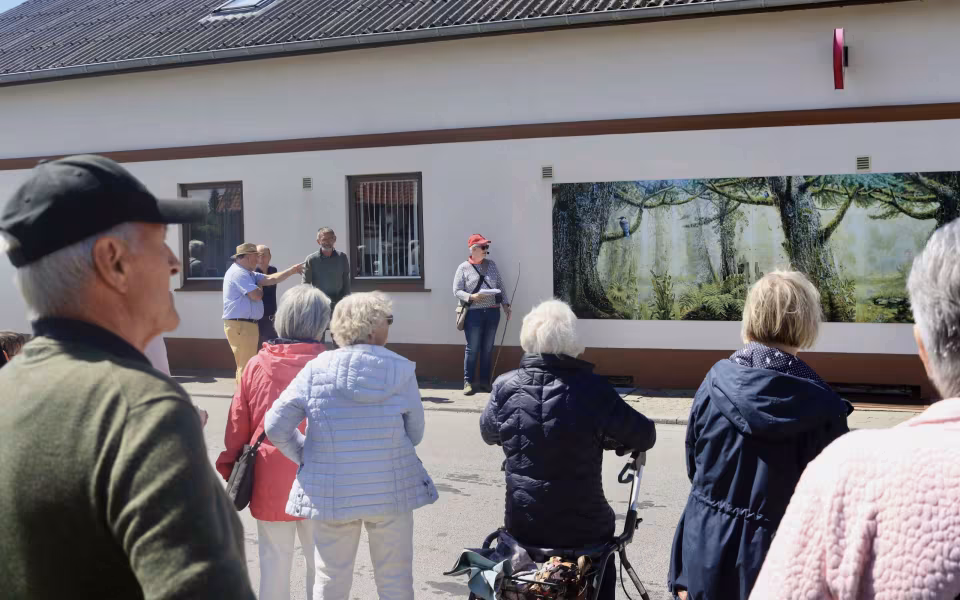 Seniorfest med rundtur og hyldestindslag