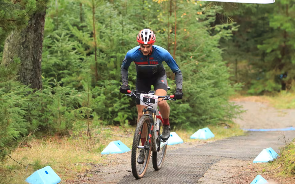 Mountainbike ryttere imponerede trods vådt vejr