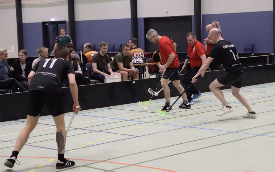 Varde-mesterskab i floorball afholdt