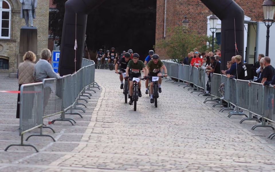 Sponsorløb skabte fest på torvet