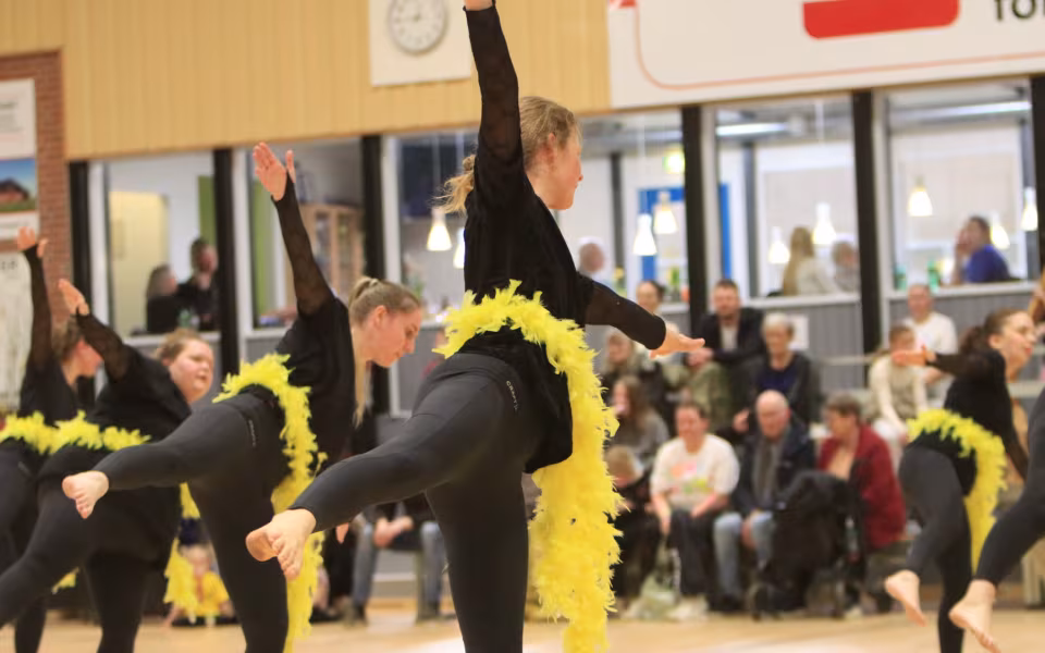 Forårsopvisning styrker integration i Outrup