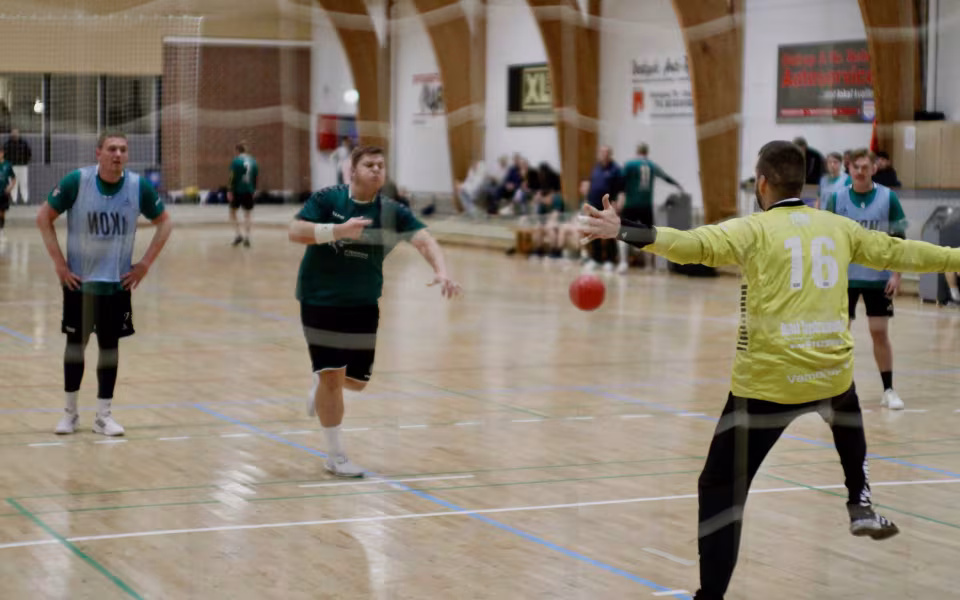 Blåbjerg HK Serie 2  triumferer i topkamp