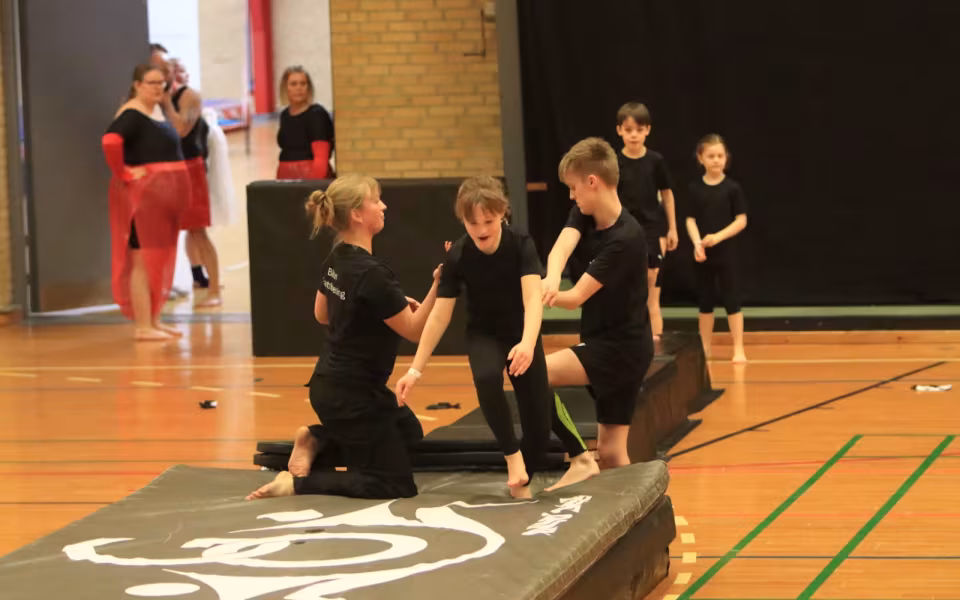 Springfiduserne Stråler ved Forårsopvisning
