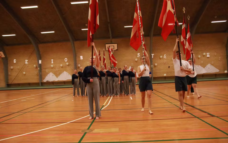 Seniorer fejrer gymnastik og fællesskab