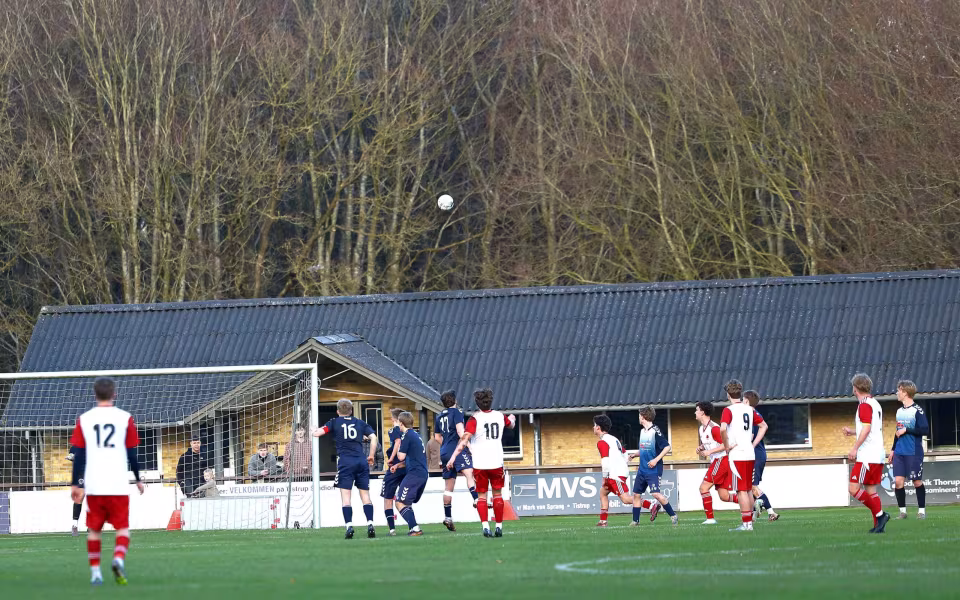 HTS U19 vinder 5-1 over SGI. Se de mange billeder.