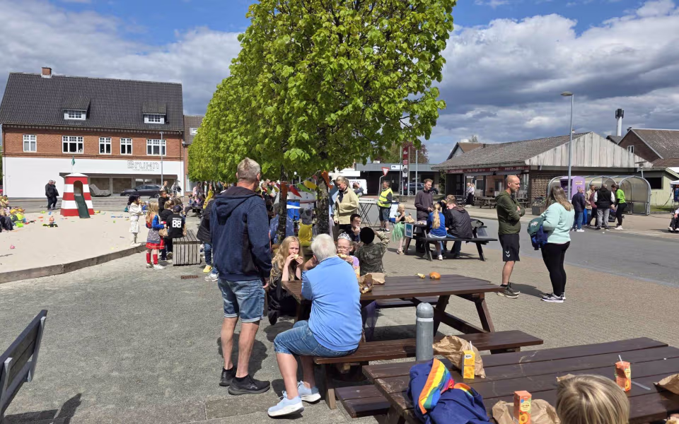 Stor deltagelse til Tistrup Screaming Carneval på torvet - Se de mange billeder