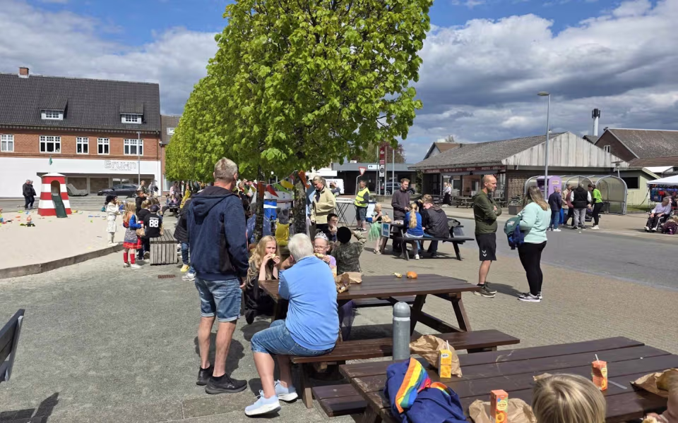 Stor deltagelse til Tistrup Screaming Carneval på torvet - Se de mange billeder