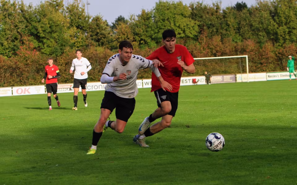 Varde redder point i overtiden