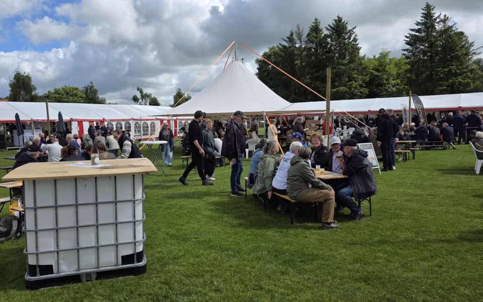 Ølgod BEER Festival 2026 bød på smag, musik og fællesskab - Se billeder fra dagen.