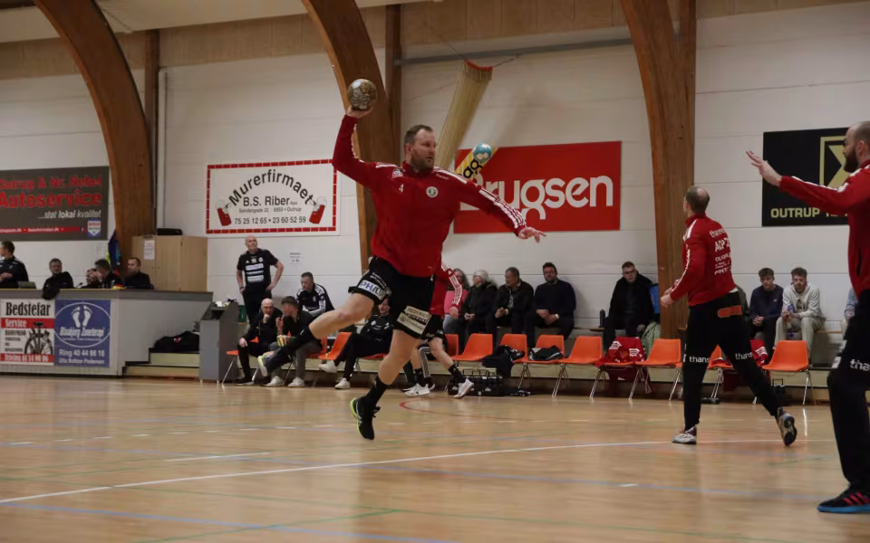 Blåbjerg HK  fejrer håndboldfest trods nederlag
